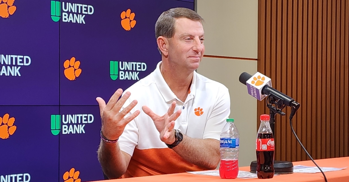 swinney-dabo-dasani-hands