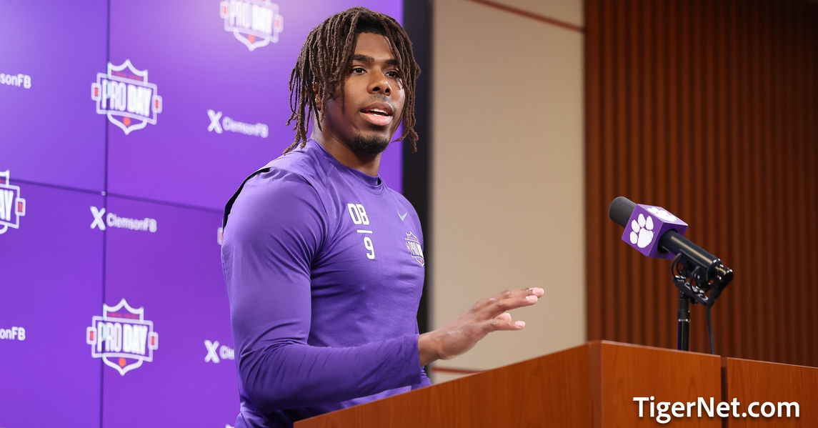 mickens-pro-day-podium.jpg