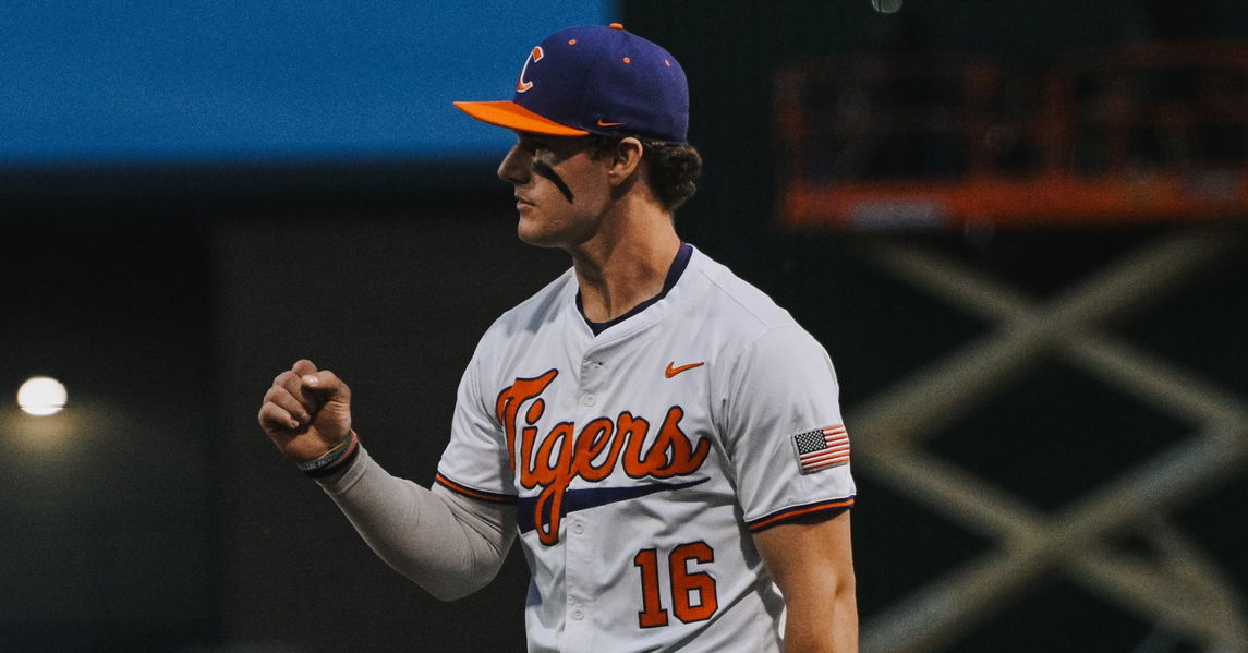 fistpump-uga.jpg