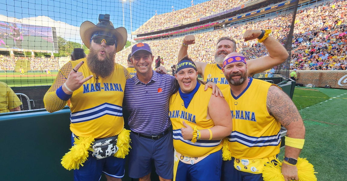 swinney-dabo-bananas.jpg